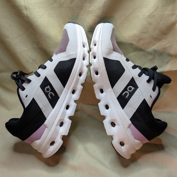 ON Cloudrunner Womens Heron Black/Purple Running Shoes Athletic Trainers Size 11 - Picture 7 of 9